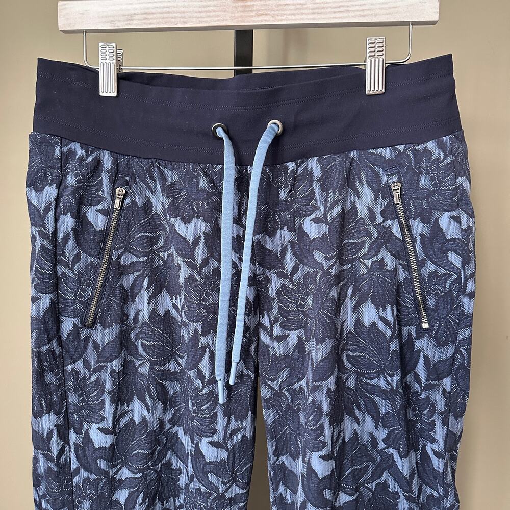 Athleta Trekkie North Jogger Size 8 Ethereal Bloom Cottage Blue View 3